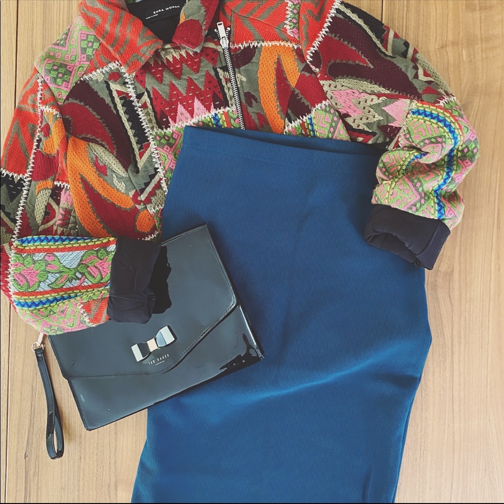 **ACCEPTING ALL OFFERS, donating by April 30** Evergreen Ribbed Pencil Skirt